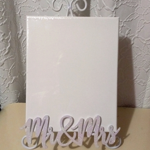 Ms&Mrs portrait holder - Picture 1 of 3
